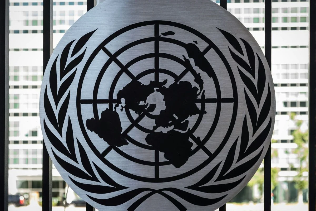 UN backs climate crisis ruling, Hungary limits PM terms, rural US students are increasingly attending college